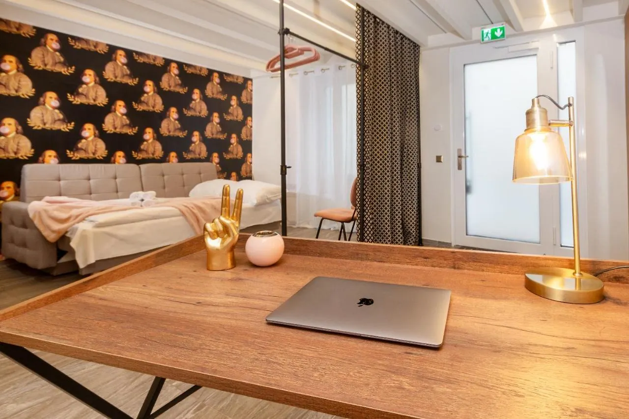 Zentral - Netflix - 2 Stoecke - Arbeitsplatz Apartment Vienna Austria