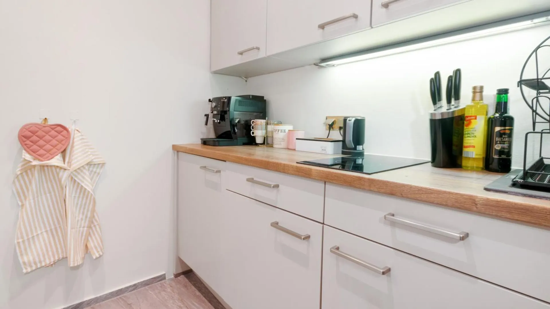 Zentral - Netflix - 2 Stoecke - Arbeitsplatz Apartment Vienna